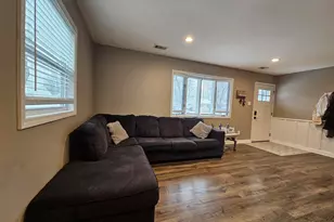 8129 Wicker Park Dr, Highland, IN 46322 - Photo 4