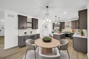 2221 Easton Park Dr, Chesterton, IN 46304 - Photo 4