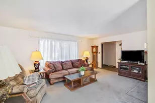 8120 Tapper Ave, Munster, IN 46321 - Photo 4