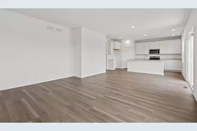 152 Cressmoor Boulevard, Hobart, IN 46342 - Photo 6