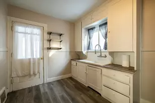 7532 Jefferson Ave, Hammond, IN 46324 - Photo 2