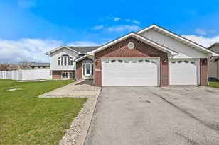 7540 W 92nd Ave, Crown Point, IN 46307 - Photo 1