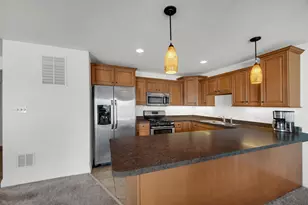 11010 Beacon Ct, Saint John, IN 46373 - Photo 6