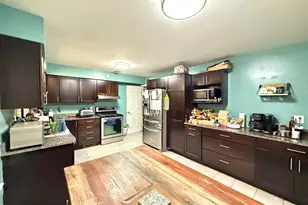 140 N Linda St, Hobart, IN 46342 - Photo 8