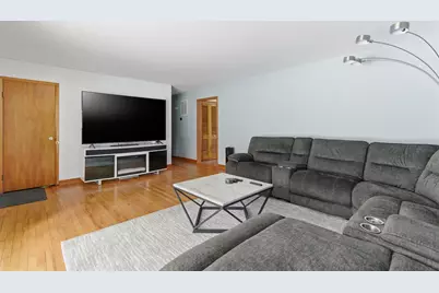 225 Dogwood Drive, Chesterton, IN 46304 - Photo 4