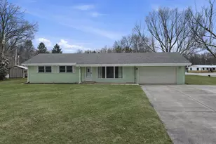 225 Dogwood Dr, Chesterton, IN 46304 - Photo 1