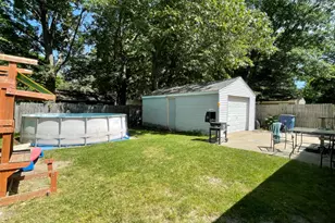 610 Davidson Ave, Michigan City, IN 46360 - Photo 4