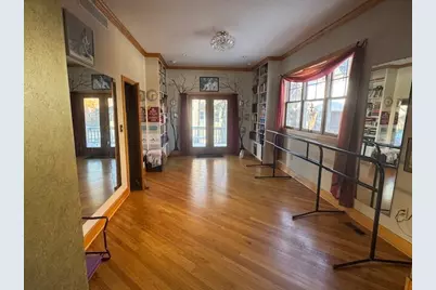 211 W 10th Street, Michigan City, IN 46360 - Photo 2