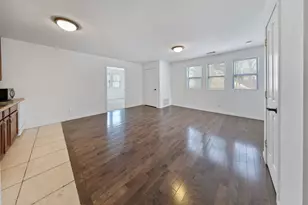 357 S Greenwich St, Valparaiso, IN 46383 - Photo 4