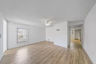 361 Locust St, Valparaiso, IN 46383 - Photo 2