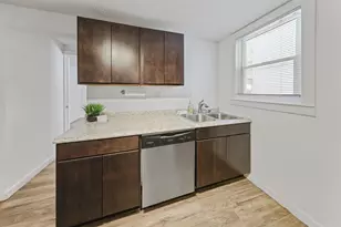 361 Locust St, Valparaiso, IN 46383 - Photo 4