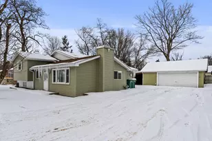 1401 Robin Rd, Valparaiso, IN 46383 - Photo 2