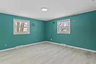 1401 Robin Rd, Valparaiso, IN 46383 - Photo 12