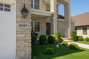 9317 Michigan Dr, Crown Point, IN 46307 - Photo 2