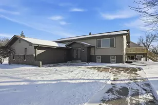 2008 Sir Richard Rd, Schererville, IN 46375 - Photo 2