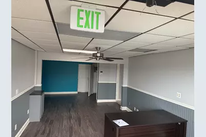 821 W Glen Park Avenue, Griffith, IN 46319 - Photo 4