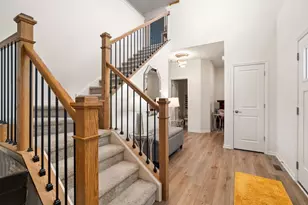 2240 E 110th Ln, Crown Point, IN 46307 - Photo 4