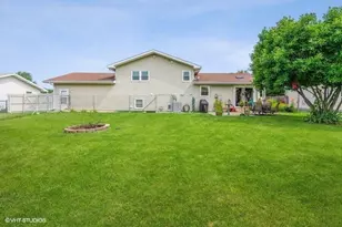 1325 W 75th Pl, Merrillville, IN 46410 - Photo 16