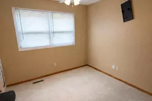 1325 W 75th Pl, Merrillville, IN 46410 - Photo 10