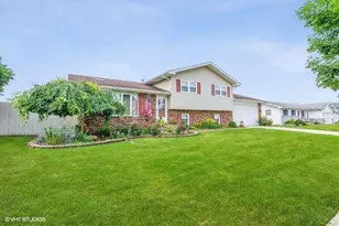 1325 W 75th Pl, Merrillville, IN 46410 - Photo 2