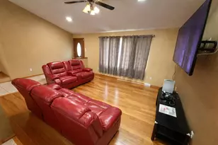 1325 W 75th Pl, Merrillville, IN 46410 - Photo 4