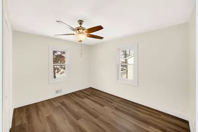 2695 Lake Street, Lake Station, IN 46405 - Photo 14