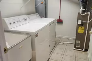 2721 Georgetowne Dr, Highland, IN 46322 - Photo 16