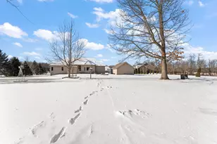 2651 Woodbine Dr, Valparaiso, IN 46383 - Photo 46