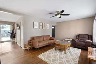 3340 Maple Dr, Highland, IN 46322 - Photo 4