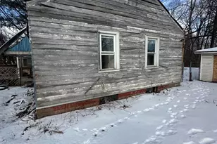 2012 Hovey Pl, Gary, IN 46406 - Photo 4