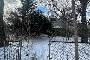 2001 Hovey Pl, Gary, IN 46406 - Photo 2