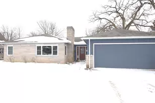 225 W Grace St, Rensselaer, IN 47978 - Photo 2