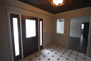 225 W Grace St, Rensselaer, IN 47978 - Photo 4