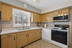 7748 Delaware Pl, Merrillville, IN 46410 - Photo 16