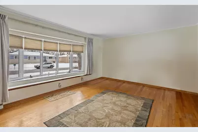 7748 Delaware Place, Merrillville, IN 46410 - Photo 4