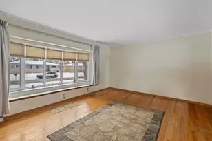 7748 Delaware Pl, Merrillville, IN 46410 - Photo 4