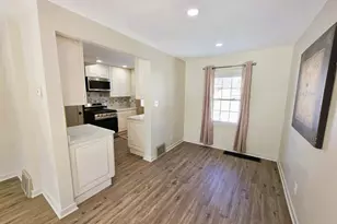 301 Belden Pl, Munster, IN 46321 - Photo 8