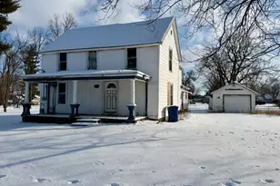 212 N National St, Medaryville, IN 47957 - Photo 1