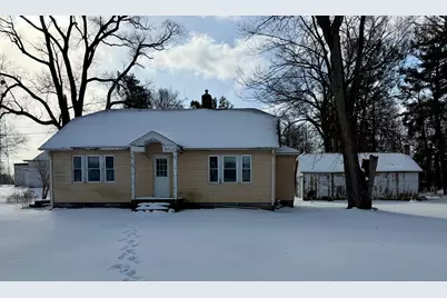 211 W Main Street, Medaryville, IN 47957 - Photo 1