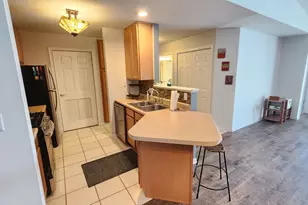 604 Cambridge Ct, Munster, IN 46321 - Photo 6