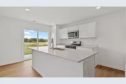 581 Cressmoor Boulevard, Hobart, IN 46342 - Photo 4