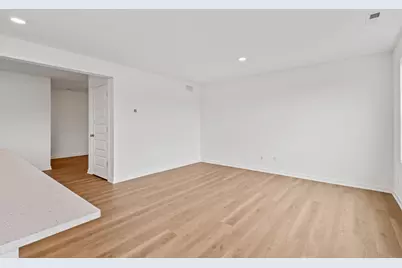 583 Cressmoor Boulevard, Hobart, IN 46342 - Photo 8