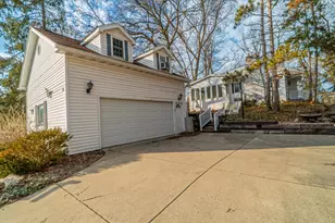 18 Diana Rd, Ogden Dunes, IN 46368 - Photo 4