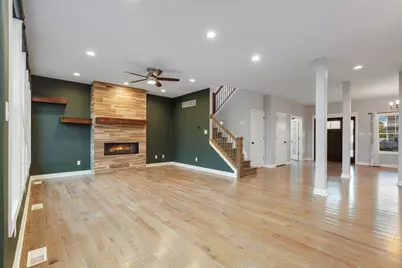 1070 Lakeview Drive, Hobart, IN 46342 - Photo 6