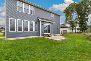 1070 Lakeview Dr, Hobart, IN 46342 - Photo 36