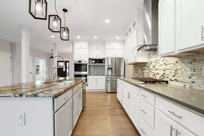 1070 Lakeview Drive, Hobart, IN 46342 - Photo 12