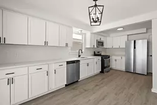 2014 E Elm St, Griffith, IN 46319 - Photo 2