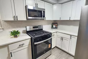 2014 E Elm St, Griffith, IN 46319 - Photo 4