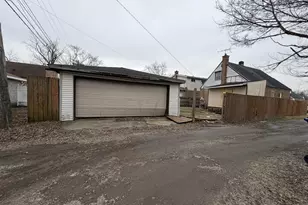 1593 Kenilworth Dr, Calumet City, IL 60409 - Photo 2