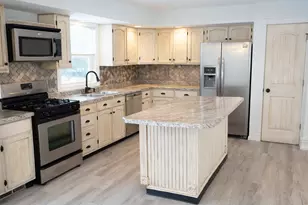 919 Seneca Dr, Crown Point, IN 46307 - Photo 2